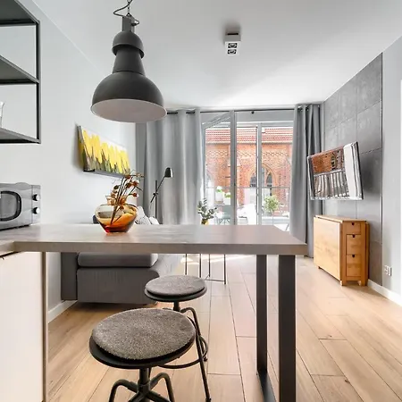 1000 Stare Bulwary No 1 *