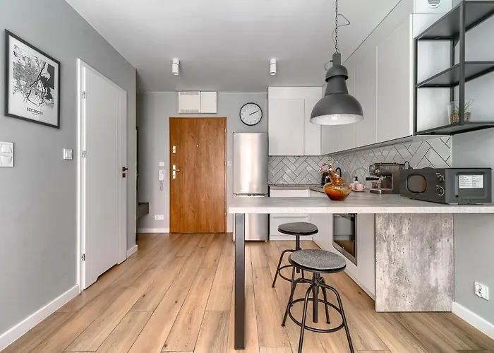 1000 Stare Bulwary No 1 *